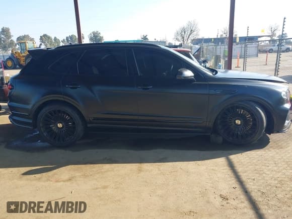 ✅ 2021 Bentley Bentayga V8 • VIN: SJAAM2ZV0MC035081 • Lot: 41263173. Wystawiony na IAAI z przebiegiem 36 207 mil. Bezpłatny archiwum sprzedaży aukcyjnych z USA i szczegółowy raport historii pojazdu na DreamBid. Zdjęcie 13.