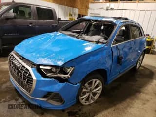 ✅ 2023 Audi Q3 S line Premium Plus • VIN: WA1EECF34P1144465 • Lot: 54127925. Wystawiony na Copart z przebiegiem 7 215 mil. Bezpłatny archiwum sprzedaży aukcyjnych z USA i szczegółowy raport historii pojazdu na DreamBid. Zdjęcie 1.