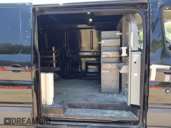 ✅ 2017 Ford Transit • VIN: 1FTYE1YM8HKA53305 • Lot: 42548970. Listed on IAAI with 157,456 mi. Free auction sales archive from the USA and detailed vehicle history report at DreamBid. Image 8.