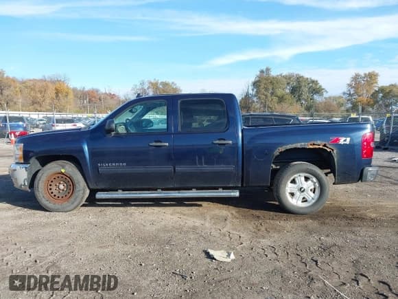 ✅ 2012 Chevrolet Silverado 1500 LT • VIN: 1GCPKSE74CF145134 • Lot: 43698193. Wystawiony na IAAI z przebiegiem 156 828 mil. Bezpłatny archiwum sprzedaży aukcyjnych z USA i szczegółowy raport historii pojazdu na DreamBid. Zdjęcie 15.