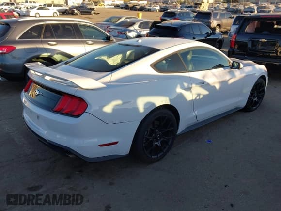 ✅ 2018 Ford Mustang EcoBoost • VIN: 1FA6P8TH9J5172446 • Lot: 43531149. Listed on IAAI with 78,815 mi. Free auction sales archive from the USA and detailed vehicle history report at DreamBid. Image 4.