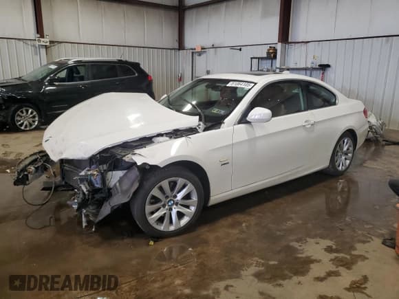 ✅ 2011 BMW 3 Series 328i xDrive • VIN: WBAKF5C52BE586361 • Lot: 81064105. Listed on Copart with 89,067 mi. Free auction sales archive from the USA and detailed vehicle history report at DreamBid. Image 1.