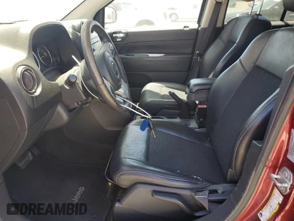 ✅ 2017 Jeep Compass Latitude • VIN: 1C4NJCEA9HD117490 • Lot: 69504935. Listed on Copart with 170,574 mi. Free auction sales archive from the USA and detailed vehicle history report at DreamBid. Image 7.