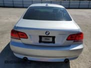 ✅ 2009 BMW 3 Series 335i • VIN: WBAWB73529P045530 • Lot: 84300225. Wystawiony na Copart z przebiegiem 81 570 mil. Bezpłatny archiwum sprzedaży aukcyjnych z USA i szczegółowy raport historii pojazdu na DreamBid. Zdjęcie 6.