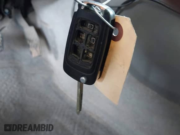 2013 Chevrolet Malibu LS z VIN 1G11B5SA8DF143372, wystawiony jako IAAI lot #43250501 z przebiegiem 249 820 mil mil oraz . Historia ofert i sprzedaży dostępna na DreamBid. Obrazek 11.