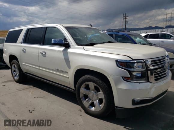 ✅ 2015 Chevrolet Suburban LTZ • VIN: 1GNSKKKC1FR123209 • Lot: 71128734. Wystawiony na Copart z przebiegiem 122 146 mil. Bezpłatny archiwum sprzedaży aukcyjnych z USA i szczegółowy raport historii pojazdu na DreamBid. Zdjęcie 4.