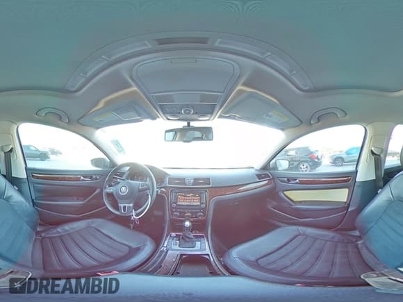 ✅ 2012 Volkswagen Passat SEL Premium • VIN: 1VWCN7A32CC053931 • Лот: 86692985. Опубликован ранее на Copart с пробегом 150 407 миль. Бесплатный доступ к архиву аукционных продаж из США и подробный отчёт об истории автомобиля на DreamBid. Изображение 14.