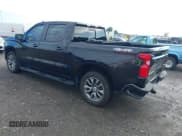 ✅ 2021 Chevrolet Silverado 1500 RST • VIN: 1GCUYEED1MZ130471 • Lot: 43109120. Wystawiony na IAAI z przebiegiem 80 336 mil. Bezpłatny archiwum sprzedaży aukcyjnych z USA i szczegółowy raport historii pojazdu na DreamBid. Zdjęcie 3.