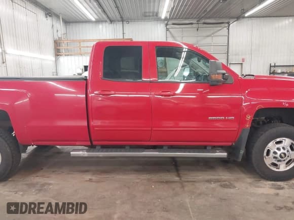 ✅ 2015 Chevrolet Silverado 2500HD LT • VIN: 1GC2KVEG0FZ527739 • Lot: 42731082. Wystawiony na IAAI z przebiegiem 301 898 mil. Bezpłatny archiwum sprzedaży aukcyjnych z USA i szczegółowy raport historii pojazdu na DreamBid. Zdjęcie 14.