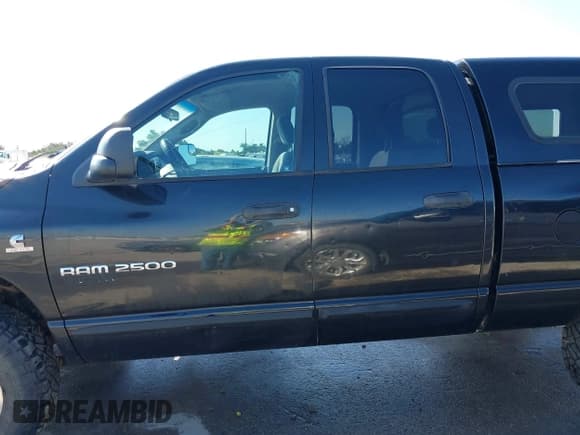 ✅ 2006 Dodge 2500 Laramie • VIN: 1D7KS28C96J172114 • Лот: 43315372. Опубликован ранее на IAAI с пробегом 263 214 миль. Бесплатный доступ к архиву аукционных продаж из США и подробный отчёт об истории автомобиля на DreamBid. Изображение 14.