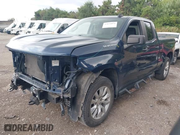 ✅ 2020 Chevrolet Silverado 1500 Custom • VIN: 1GCRWBEHXLZ319812 • Lot: 43026054. Wystawiony na IAAI z przebiegiem 43 899 mil. Bezpłatny archiwum sprzedaży aukcyjnych z USA i szczegółowy raport historii pojazdu na DreamBid. Zdjęcie 18.