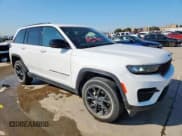 ✅ 2024 Jeep Grand Cherokee Laredo X • VIN: 1C4RJGAG1RC124752 • Lot: 85354395. Wystawiony na Copart z przebiegiem 33 435 mil. Bezpłatny archiwum sprzedaży aukcyjnych z USA i szczegółowy raport historii pojazdu na DreamBid. Zdjęcie 4.