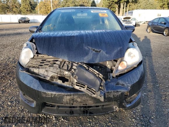 ✅ 2013 Honda Fit Sport • VIN: JHMGE8H5XDC031595 • Lot: 86886015. Listed on Copart with 56,275 mi. Free auction sales archive from the USA and detailed vehicle history report at DreamBid. Image 5.