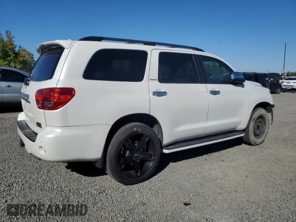 ✅ 2014 Toyota Sequoia Platinum • VIN: 5TDDY5G13ES093803 • Lot: 82278775. Wystawiony na Copart z przebiegiem 192 544 mil. Bezpłatny archiwum sprzedaży aukcyjnych z USA i szczegółowy raport historii pojazdu na DreamBid. Zdjęcie 3.