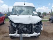 ✅ 2019 Mercedes-Benz Sprinter Cargo • VIN: WD4PF0CD7KP088394 • Lot: 42434219. Wystawiony na IAAI z przebiegiem 216 176 mil. Bezpłatny archiwum sprzedaży aukcyjnych z USA i szczegółowy raport historii pojazdu na DreamBid. Zdjęcie 6.