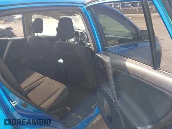 ✅ 2016 Toyota RAV4 LE • VIN: JTMZFREV5GJ093780 • Lot: 43091867. Wystawiony na IAAI z przebiegiem 135 005 mil. Bezpłatny archiwum sprzedaży aukcyjnych z USA i szczegółowy raport historii pojazdu na DreamBid. Zdjęcie 8.