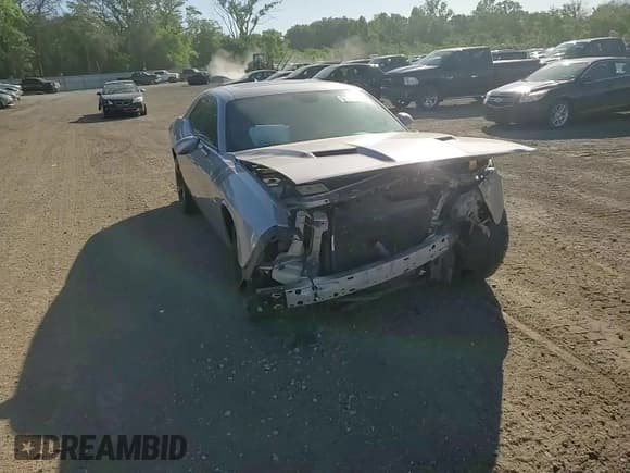 ✅ 2016 Dodge Challenger R/T • VIN: 2C3CDZBT6GH193388 • Lot: 57861844. Wystawiony na Copart z przebiegiem 102 890 mil. Bezpłatny archiwum sprzedaży aukcyjnych z USA i szczegółowy raport historii pojazdu na DreamBid. Zdjęcie 10.