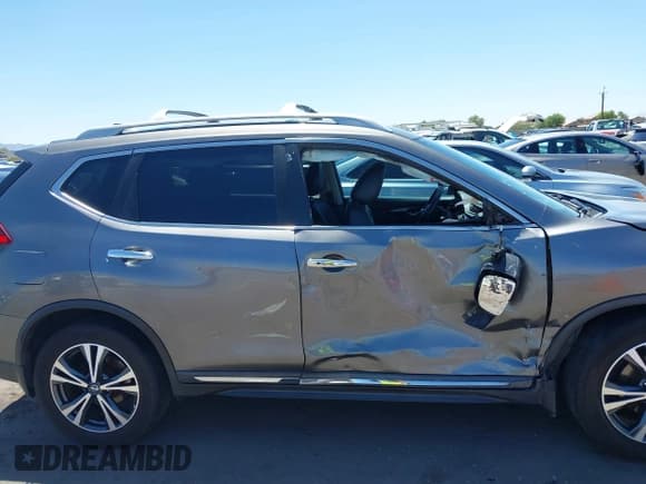 ✅ 2017 Nissan Rogue SL • VIN: 5N1AT2MT1HC866601 • Lot: 42507887. Listed on IAAI with 167,733 mi. Free auction sales archive from the USA and detailed vehicle history report at DreamBid. Image 13.