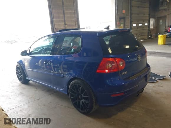 ✅ 2008 Volkswagen R32 • VIN: WVWKC71K48W037974 • Лот: 42107074. Опубликован ранее на IAAI с пробегом 197 262 миль. Бесплатный доступ к архиву аукционных продаж из США и подробный отчёт об истории автомобиля на DreamBid. Изображение 15.