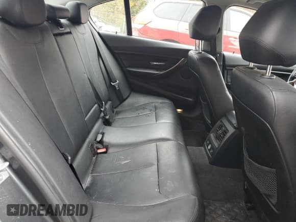 ✅ 2015 BMW 3 Series 328i xDrive • VIN: WBA3B5G59FNS13740 • Лот: 85414495. Опубликован ранее на Copart с пробегом 102 787 миль. Бесплатный доступ к архиву аукционных продаж из США и подробный отчёт об истории автомобиля на DreamBid. Изображение 10.