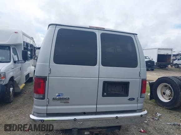 ✅ 2008 Ford Econoline Passenger XL • VIN: 1FBSS31L38DA77175 • Лот: 42640590. Опубликован ранее на IAAI с пробегом 508 989 миль. Бесплатный доступ к архиву аукционных продаж из США и подробный отчёт об истории автомобиля на DreamBid. Изображение 15.