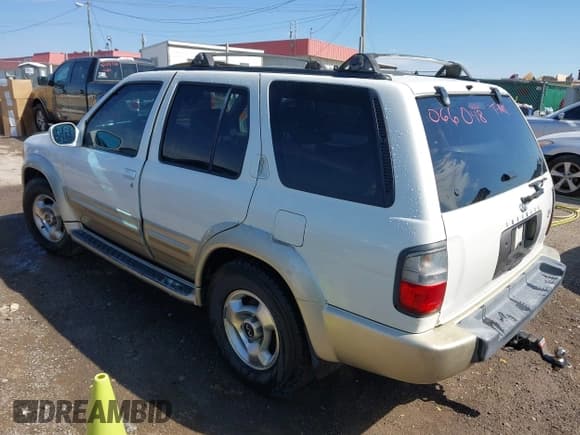 ✅ 1999 Infiniti QX4 Luxury • VIN: JNRAR07Y8XW066048 • Lot: 41714871. Listed on IAAI with 293,501 mi. Free auction sales archive from the USA and detailed vehicle history report at DreamBid. Image 3.