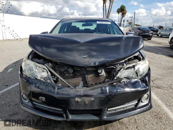 ✅ 2014 Toyota Camry SE • VIN: 4T1BF1FK0EU467615 • Лот: 93007435. Опубликован ранее на Copart с пробегом 151 655 миль. Бесплатный доступ к архиву аукционных продаж из США и подробный отчёт об истории автомобиля на DreamBid. Изображение 5.