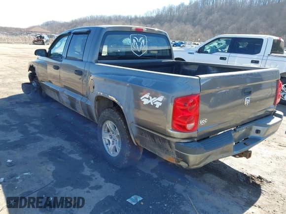 ✅ 2006 Dodge Dakota SLT • VIN: 1D7HW48NX6S639546 • Лот: 41709112. Опубликован ранее на IAAI с пробегом 182 478 миль. Бесплатный доступ к архиву аукционных продаж из США и подробный отчёт об истории автомобиля на DreamBid. Изображение 3.