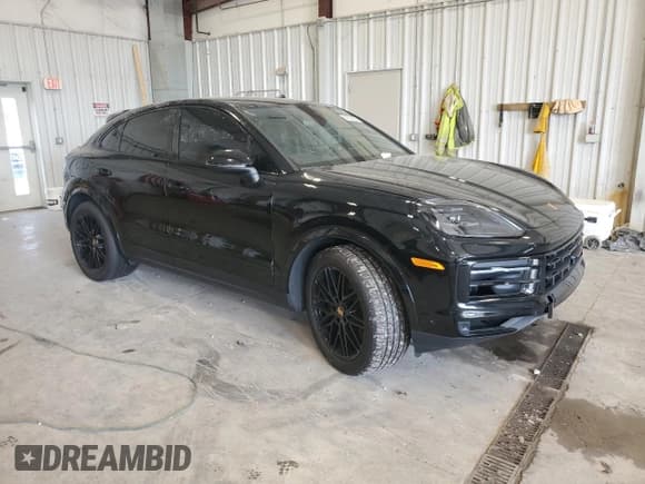 ✅ 2024 Porsche Cayenne • VIN: WP1BA2AY3RDA56525 • Lot: 61639585. Listed on Copart with 3,204 mi. Free auction sales archive from the USA and detailed vehicle history report at DreamBid. Image 4.