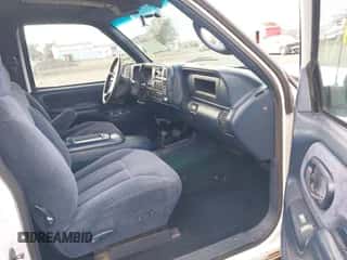 1998 Chevrolet Silverado 2500 z VIN 1GCGK29RXWE183330, wystawiony jako IAAI lot #41938680 z przebiegiem 229 376 mil mil oraz . Historia ofert i sprzedaży dostępna na DreamBid. Obrazek 5.