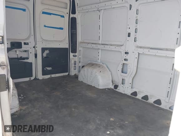 ✅ 2018 Ram ProMaster Cargo • VIN: 3C6TRVBG7JE143506 • Lot: 42802544. Wystawiony na IAAI z przebiegiem 124 895 mil. Bezpłatny archiwum sprzedaży aukcyjnych z USA i szczegółowy raport historii pojazdu na DreamBid. Zdjęcie 8.
