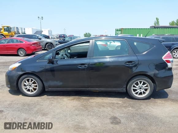 ✅ 2015 Toyota Prius Two • VIN: JTDZN3EU8FJ033613 • Lot: 42424962. Listed on IAAI with 374,460 mi. Free auction sales archive from the USA and detailed vehicle history report at DreamBid. Image 14.