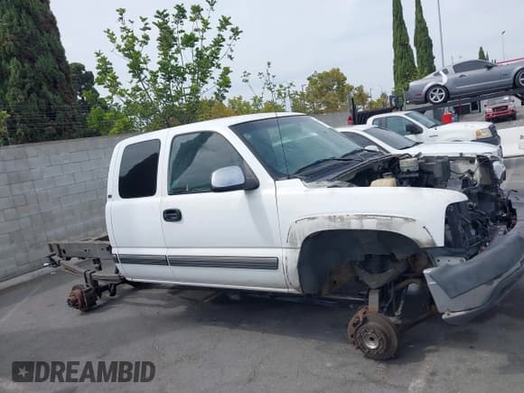 ✅ 2002 Chevrolet Silverado 2500HD LS • VIN: 1GCHC29U42E133183 • Lot: 43110107. Wystawiony na IAAI z przebiegiem Nie podano. Bezpłatny archiwum sprzedaży aukcyjnych z USA i szczegółowy raport historii pojazdu na DreamBid. Zdjęcie 13.
