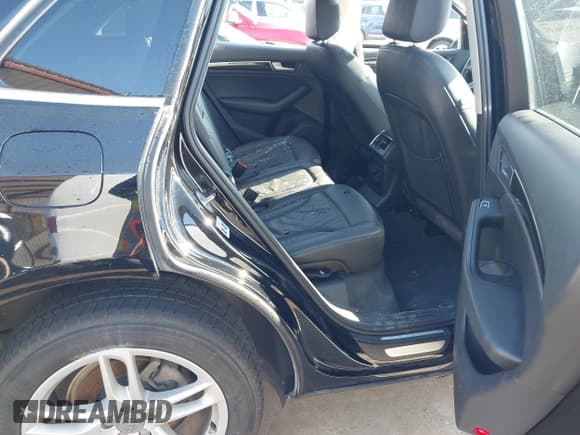 ✅ 2014 Audi Q5 Premium Plus • VIN: WA1LFAFP6EA124825 • Lot: 43810182. Listed on IAAI with 116,692 mi. Free auction sales archive from the USA and detailed vehicle history report at DreamBid. Image 8.
