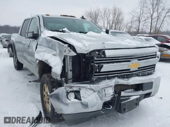 ✅ 2015 Chevrolet Silverado 2500HD LT • VIN: 1GC2KVEG4FZ555799 • Lot: 41308705. Wystawiony na IAAI z przebiegiem 206 455 mil. Bezpłatny archiwum sprzedaży aukcyjnych z USA i szczegółowy raport historii pojazdu na DreamBid. Zdjęcie 6.