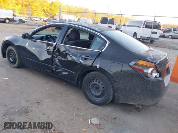✅ 2008 Nissan Altima S • VIN: 1N4AL21E08N512637 • Lot: 43589953. Listed on IAAI with 215,497 mi. Free auction sales archive from the USA and detailed vehicle history report at DreamBid. Image 3.