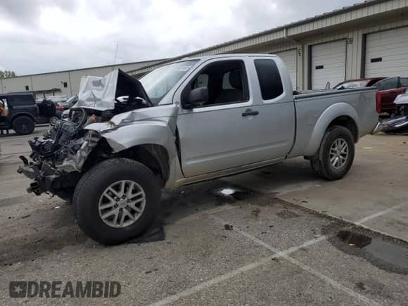 2015 Nissan Frontier SV z VIN 1N6AD0CW3FN763650, wystawiony jako Copart lot #83814625 z przebiegiem 124 628 mil mil oraz Szkoda całkowita • Salvage title. Historia ofert i sprzedaży dostępna na DreamBid. Obrazek 1.