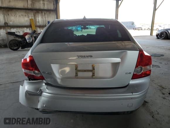✅ 2005 Volvo S40 • VIN: YV1MS382152099422 • Лот: 63501985. Опубликован ранее на Copart с пробегом 128 741 миль. Бесплатный доступ к архиву аукционных продаж из США и подробный отчёт об истории автомобиля на DreamBid. Изображение 6.
