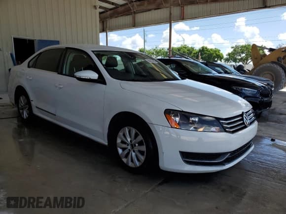 ✅ 2012 Volkswagen Passat S • VIN: 1VWAH7A36CC036998 • Lot: 60655295. Listed on Copart with 150,557 mi. Free auction sales archive from the USA and detailed vehicle history report at DreamBid. Image 4.