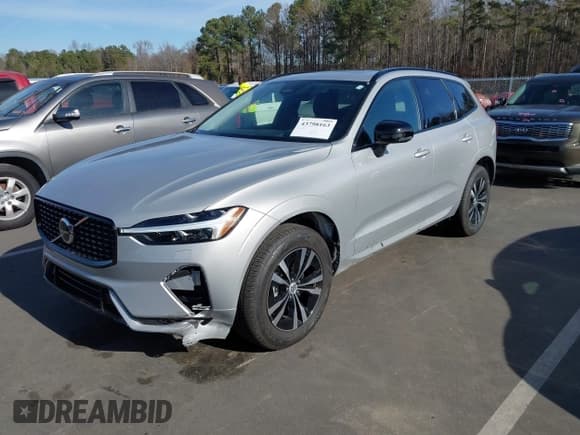 ✅ 2025 Volvo XC60 Core • VIN: YV4M12RJ4S1186223 • Lot: 43798163. Listed on IAAI with 13,548 mi. Free auction sales archive from the USA and detailed vehicle history report at DreamBid. Image 17.