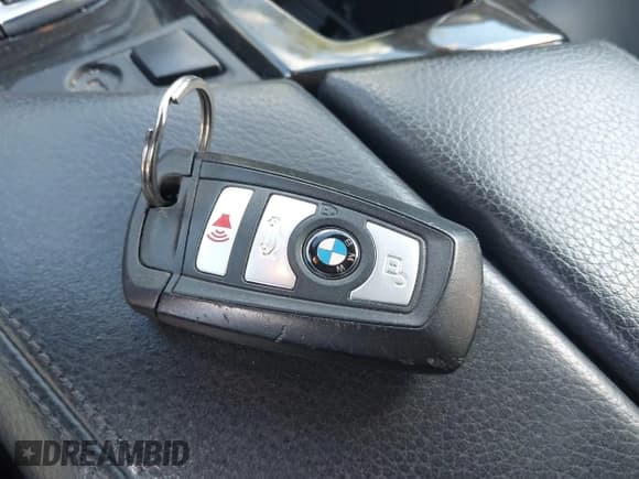 ✅ 2013 BMW 5 Series 535i • VIN: WBAFR7C52DC826897 • Лот: 43457205. Опубликован ранее на IAAI с пробегом 107 759 миль. Бесплатный доступ к архиву аукционных продаж из США и подробный отчёт об истории автомобиля на DreamBid. Изображение 11.