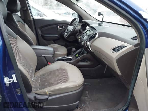 ✅ 2010 Hyundai Tucson GLS • VIN: KM8JUCAC8AU080947 • Lot: 41903220. Wystawiony na IAAI z przebiegiem 178 667 mil mil. Skorzystaj z bezpłatnego archiwum sprzedaży aukcyjnych z USA i zobacz szczegółowy raport historii pojazdu na DreamBid. Zdjęcie 5.