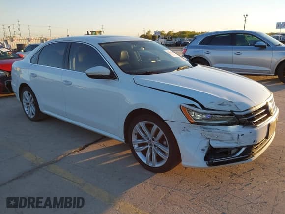 ✅ 2018 Volkswagen Passat SE • VIN: 1VWBA7A38JC006214 • Lot: 43627748. Listed on IAAI with 142,802 mi. Free auction sales archive from the USA and detailed vehicle history report at DreamBid. Image 1.