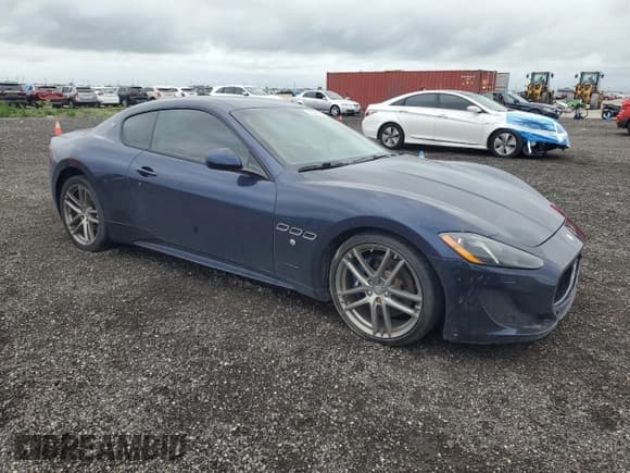 ✅ 2015 Maserati GranTurismo MC • VIN: ZAM45VLAXF0141117 • Lot: 85594165. Listed on Copart with 81,425 mi. Free auction sales archive from the USA and detailed vehicle history report at DreamBid. Image 4.