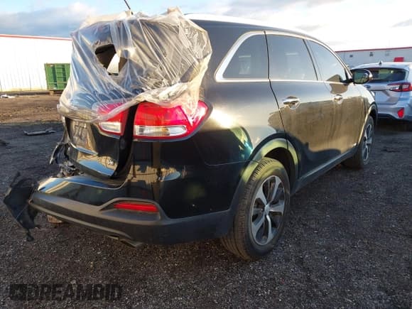 ✅ 2017 Kia Sorento LX • VIN: 5XYPGDA54HG333397 • Lot: 43797703. Wystawiony na IAAI z przebiegiem 91 034 mil. Bezpłatny archiwum sprzedaży aukcyjnych z USA i szczegółowy raport historii pojazdu na DreamBid. Zdjęcie 4.