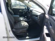 ✅ 2019 Chevrolet Traverse LT Cloth • VIN: 1GNERGKW9KJ201082 • Lot: 43286205. Wystawiony na IAAI z przebiegiem 101 797 mil. Bezpłatny archiwum sprzedaży aukcyjnych z USA i szczegółowy raport historii pojazdu na DreamBid. Zdjęcie 5.