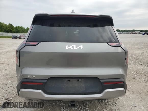 ✅ 2024 Kia EV9 Wind • VIN: KNDAFFS55R6045816 • Lot: 60599385. Wystawiony na Copart z przebiegiem 11 596 mil. Bezpłatny archiwum sprzedaży aukcyjnych z USA i szczegółowy raport historii pojazdu na DreamBid. Zdjęcie 6.