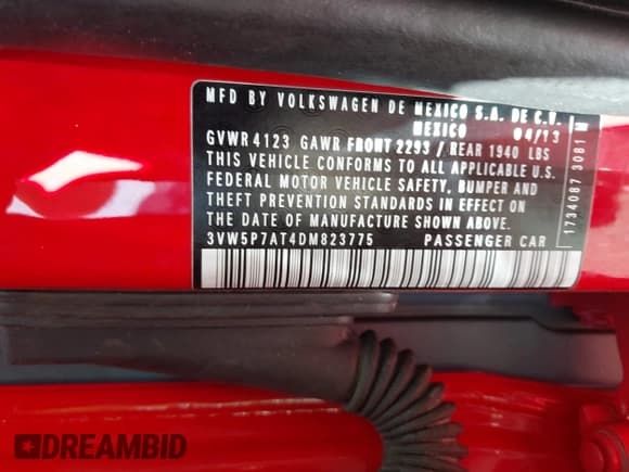 ✅ 2013 Volkswagen Beetle 2.5L • VIN: 3VW5P7AT4DM823775 • Lot: 43365532. Wystawiony na IAAI z przebiegiem 52 632 mil. Bezpłatny archiwum sprzedaży aukcyjnych z USA i szczegółowy raport historii pojazdu na DreamBid. Zdjęcie 9.