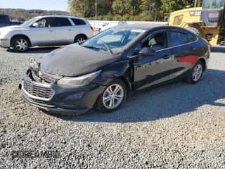 2018 Chevrolet Cruze LT с VIN 1G1BH5SE3J7118780, выставлен на аукционе Copart как лот 82721415 с пробегом Не указан миль и Списание • Salvage title. История ставок и продаж доступна на DreamBid. Изображение 1.