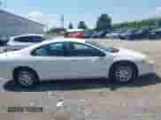 2003 Dodge Intrepid z VIN 2B3HD46R83H573766, wystawiony jako IAAI lot #42648782 z przebiegiem 66 995 mil mil oraz . Historia ofert i sprzedaży dostępna na DreamBid. Obrazek 13.